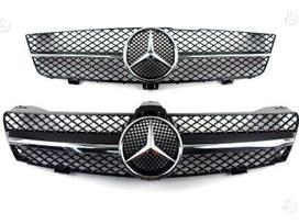 Mercedes-Benz CLS klasė W219 cls amg geros būklės centrinės bamperio grotelės modelis