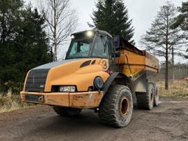 Case 330B, dumpers / tippers