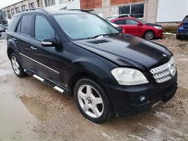 Mercedes-Benz ML klasė 3d 4d dalis siunciu detali vysylaju
