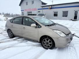Toyota Prius for parts. Dalis siunčiame į visus lietuvos miestus ardome ir