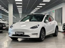 Tesla Model Y, 82 kWh, hatchback