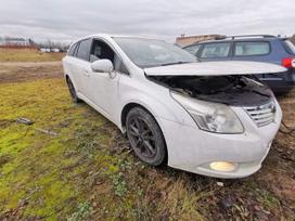 Toyota Avensis по частям. Automobilis ardomas dalimis запасные части автомобил