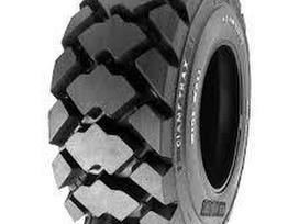 BKT Giant Trax