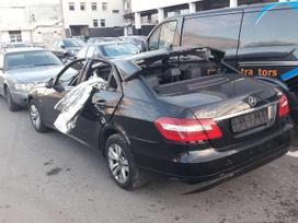 Mercedes-Benz E klasė for parts. Nemokamai ir greitai pristatome automobilių dalis kau