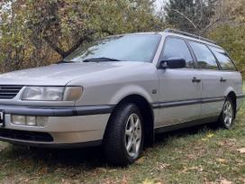Volkswagen Passat, 1.8 l., Универсал