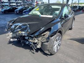 Tesla Model Y по частям