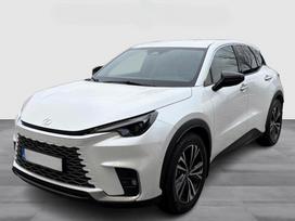 Lexus LBX, 1.5 l., off-road / crossover