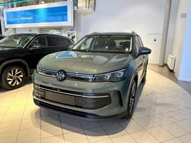Volkswagen Tiguan, 1.5 l., off-road / crossover