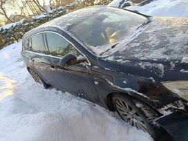 Opel Insignia по частям. Variklis geras
