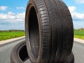 Pirelli P ZERO PZ4, summer 295/35 R22