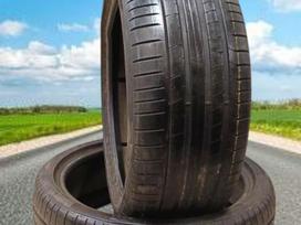 Pirelli P ZERO PZ4, summer 275/35 R22