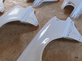 Audi 100 fenders
