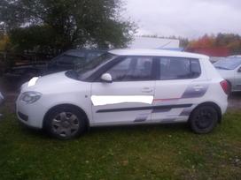 Skoda Fabia. Galimas detalių persiuntimas į kitus miestus.
ratų