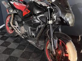 Aprilia Tuono 1000cc, superbikes