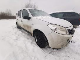 Dacia Sandero dalimis. Automobilis ardomas dalimis запасные части автомобиля