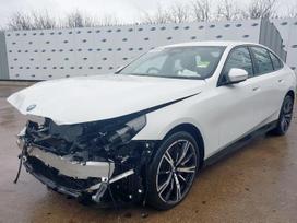 BMW 5 serija Ardomas dalimis smulkesnė informacija telefonu