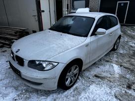 BMW 116 Spalvos kodas 300 variklio kodas n43b16a taip pat yra daugiau b