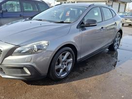 Volvo V40 Cross Country Kuriasi važiuoja na