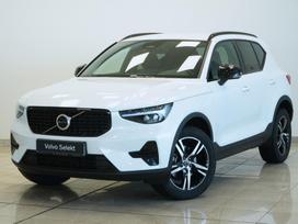 Volvo XC40, 2.0 l., off-road / crossover