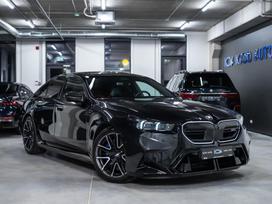 BMW M5, 4.4 l., Седан