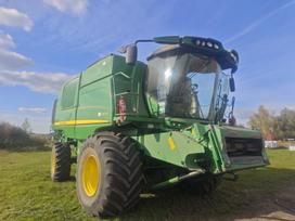John Deere T670, kombainai