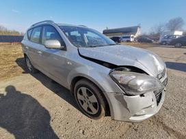 Kia Ceed dalimis. Automobilis ardomas dalimis запасные части автомобиля