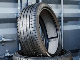 Pirelli P Zero 4, летние 255/40 R21