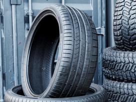 Pirelli P Zero 4 (BMW), летние 235/35 R19
