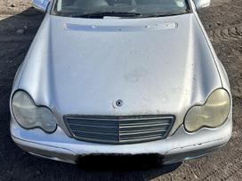 Mercedes-Benz C180 по частям
