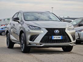 Lexus NX 300h, 2.5 l., off-road / crossover
