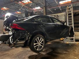 Lexus Is 300h, sedanas