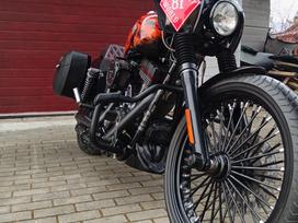 Harley-Davidson Dyna 1688cc, čioperiai / kruizeriai / custom
