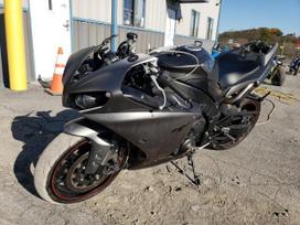 Yamaha R1, superbikes