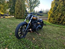 Harley-Davidson BREAKOUT 1800cc, čioperiai / kruizeriai / custom