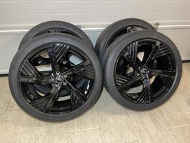 Audi Q8 Etron Black, lengvojo lydinio, R22