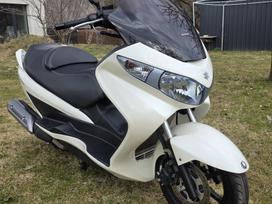 Suzuki Burgman 200cc, motoroleriai / mopedai