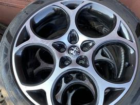 Alfa Romeo, vieglmetāla, R19