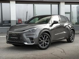 Lexus LBX, 1.5 l., off-road / crossover