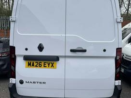 Renault Master, preču