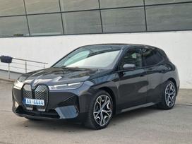 BMW iX, 77 kWh, off-road / crossover
