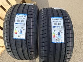 Triangle, vasaras 255/40 R18