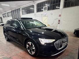 Audi e-tron, 71 kWh, off-road / crossover