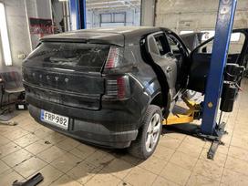 Volvo EX30 по частям