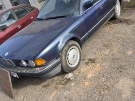 BMW 730 Ardomi keli modeliai gero stovio varikliai dezes