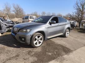 BMW X6 Ardyme turime keletą tokio modelio automobilių skirtingų spalvų