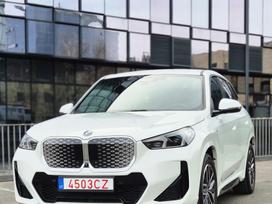 BMW iX1, 68 kWh, off-road / crossover