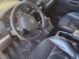 Opel Zafira dalimis