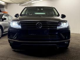 Volkswagen Touareg, 3.0 l., off-road / crossover