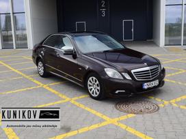Mercedes-Benz E220, 2.1 l., saloon / sedan
