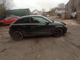 Audi A1 dalimis. Variklio kodas caxa pavarų dėžės kodas lmd spalvos